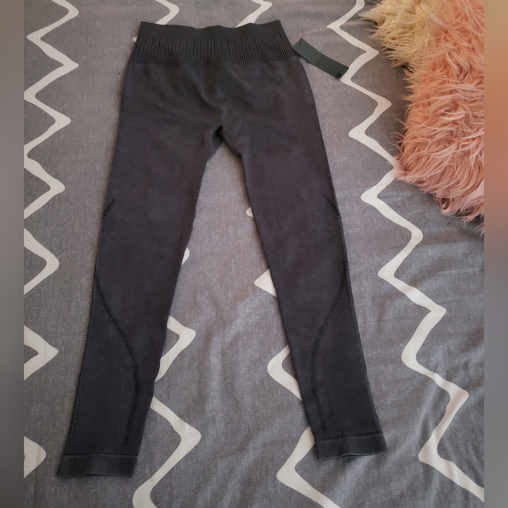 Mono b leggings new with tags attached size medium